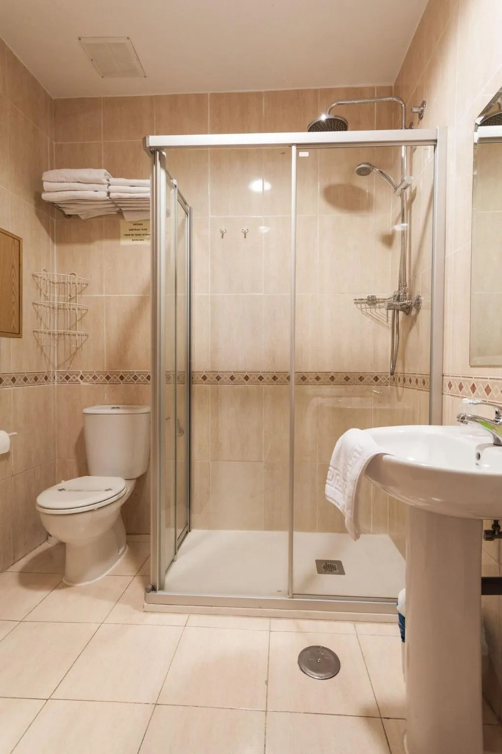 Room, Josefina Hostal, Madrid