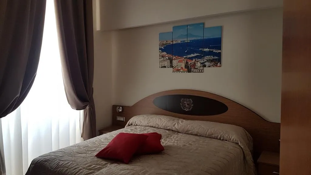TRIPLE STANDARD Room, Buono BB, Naples