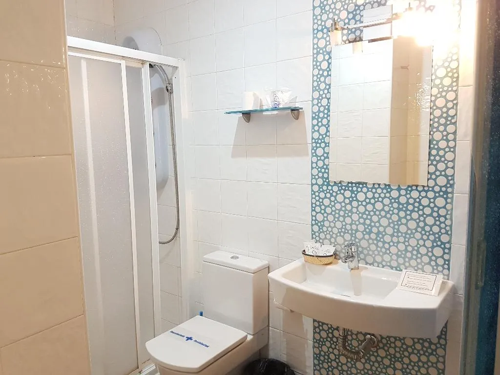 SINGLE STANDARD Room, Hotel y Apartamentos Doña Lola, Seville