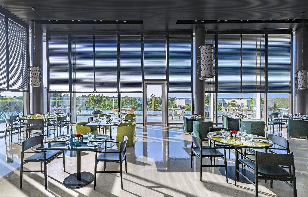 Restaurant, Al Zorah Beach Resort FZE, Dubai