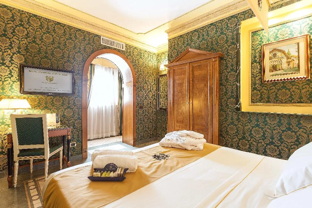 FAMILY ROOM STANDARD Room, Hotel Manfredi Suite In Rome, Rome