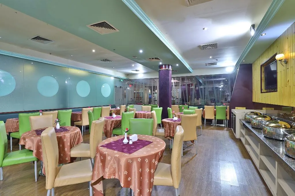 Restaurant, Phoenix Hotel, Dubai