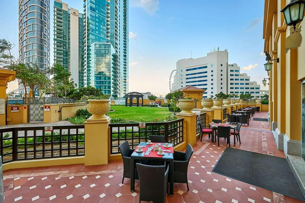 Restaurant, Ramada Hotel & Suites by Wyndham JBR, Dubai