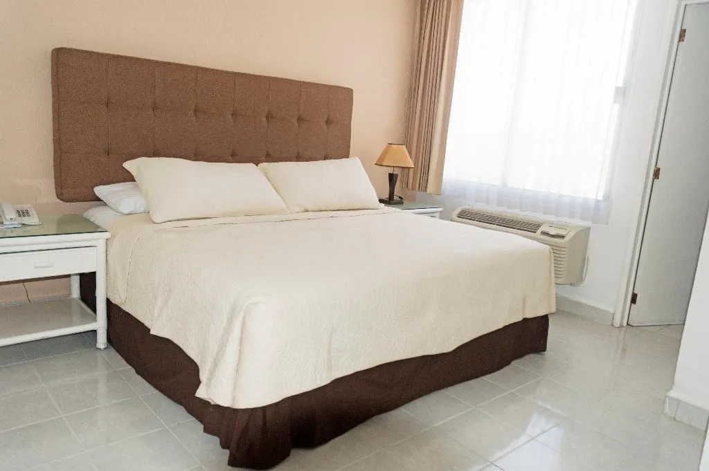 Room, Del Paseo, Cancun Area