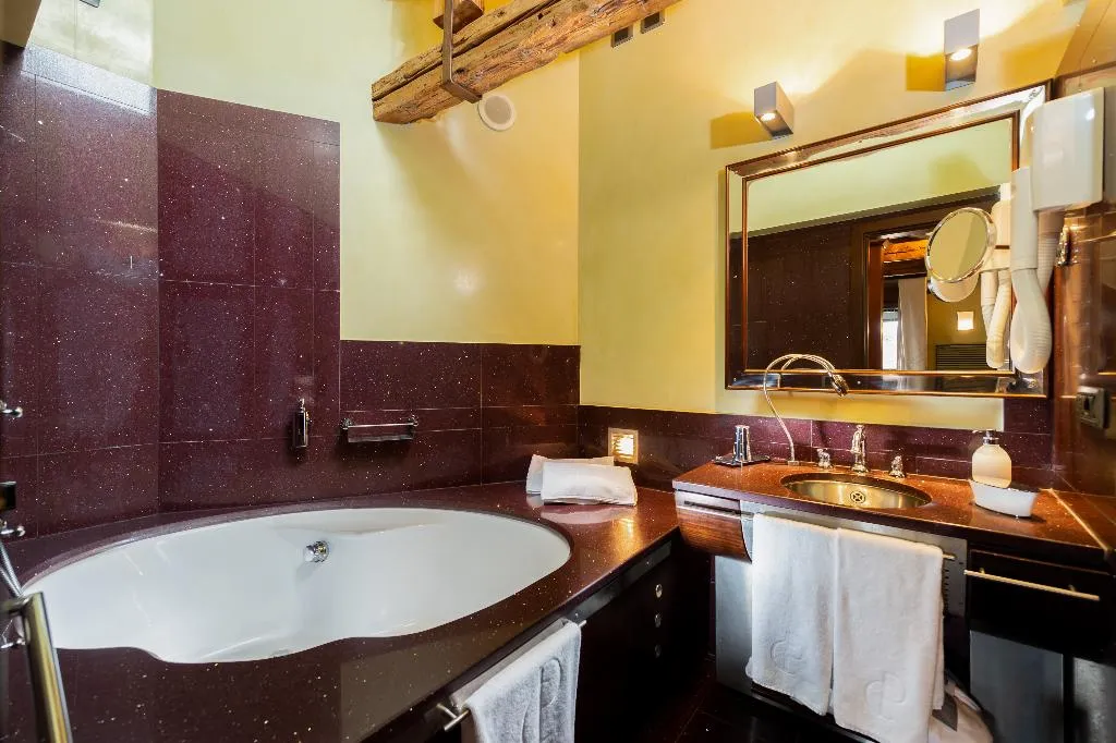 JUNIOR SUITE STANDARD Room, Ca Pisani, Venice