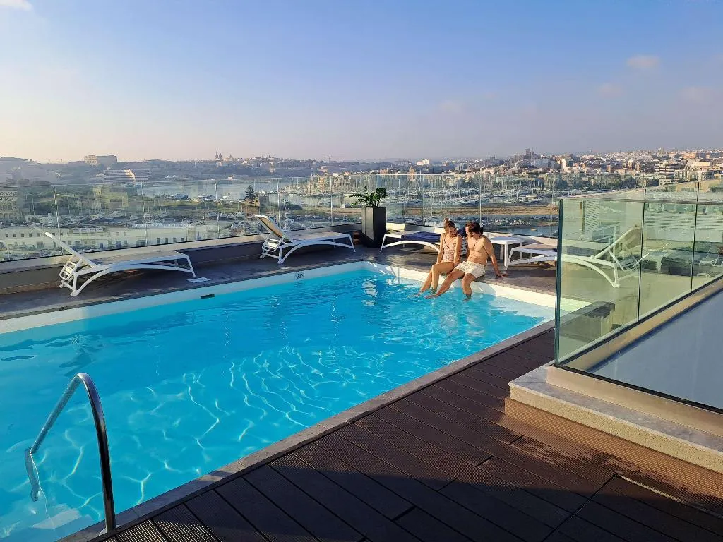 Pool, Verdi Gzira Promenade, Malta