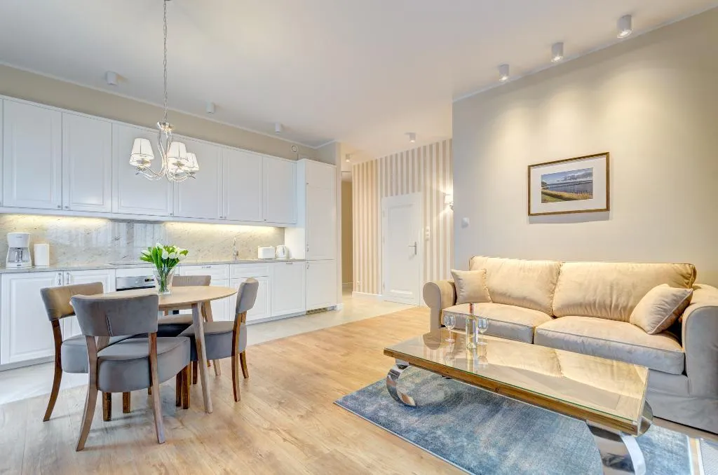 APARTMENT WITH BALCONY Room, Dom & House - Apartamenty Nowe Orlowo, Gdansk