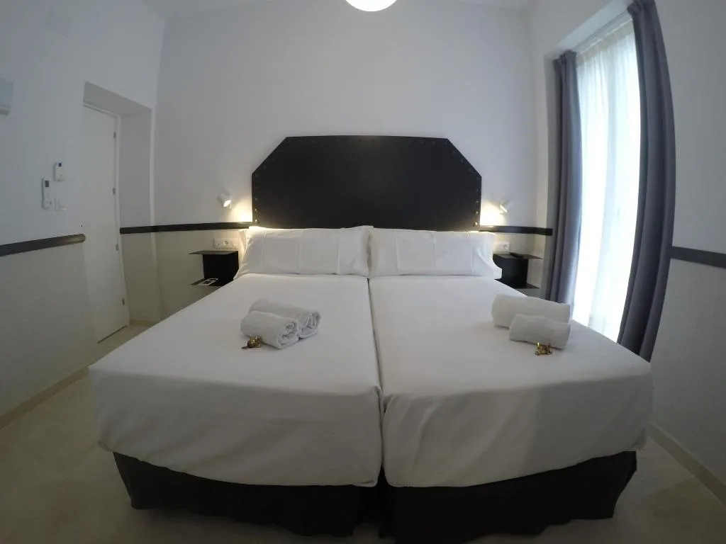 Room, Hostal Hom Museo, Seville