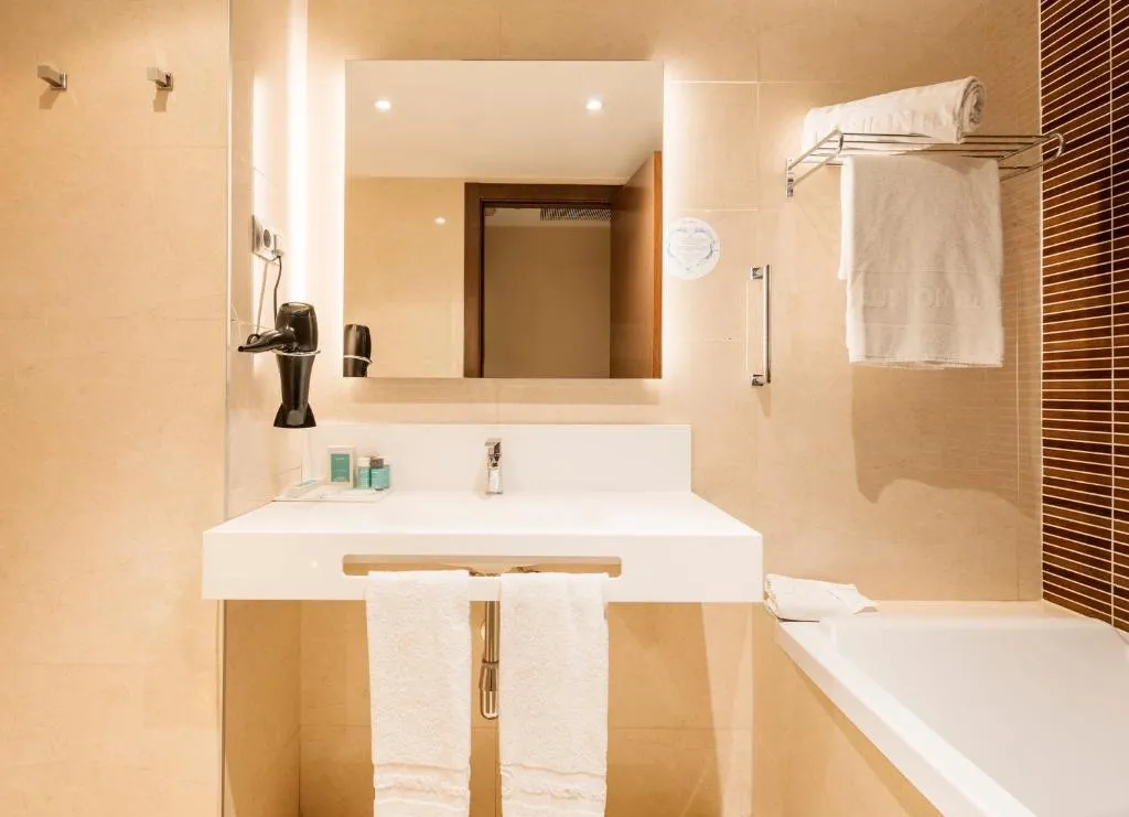 Double or Twin STANDARD Room, Ilunion Auditori, Barcelona