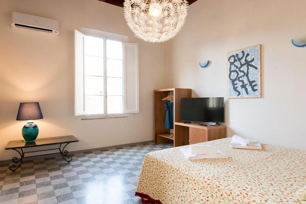 Room, Paravia Suite, Florence