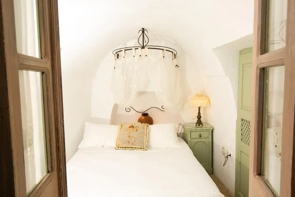 SUITE EXECUTIVE Room, Alexander's Suites, Santorini
