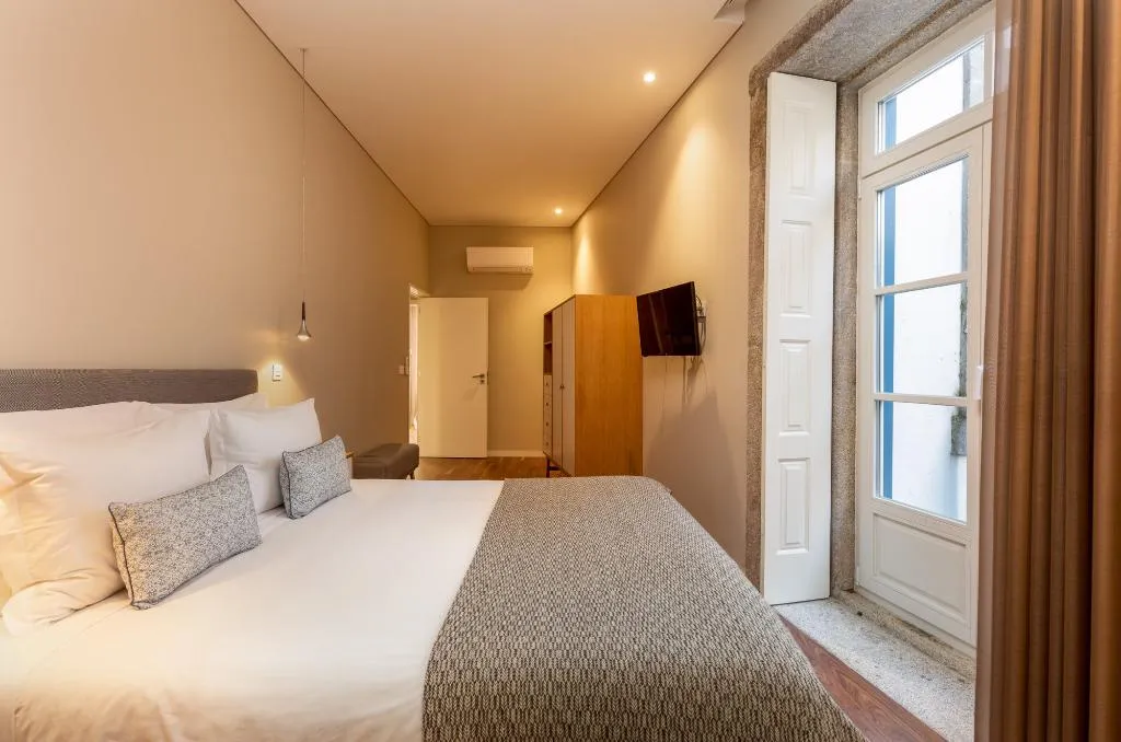 APARTMENT TWO BEDROOMS Room, Rs Porto Historic Center, Porto