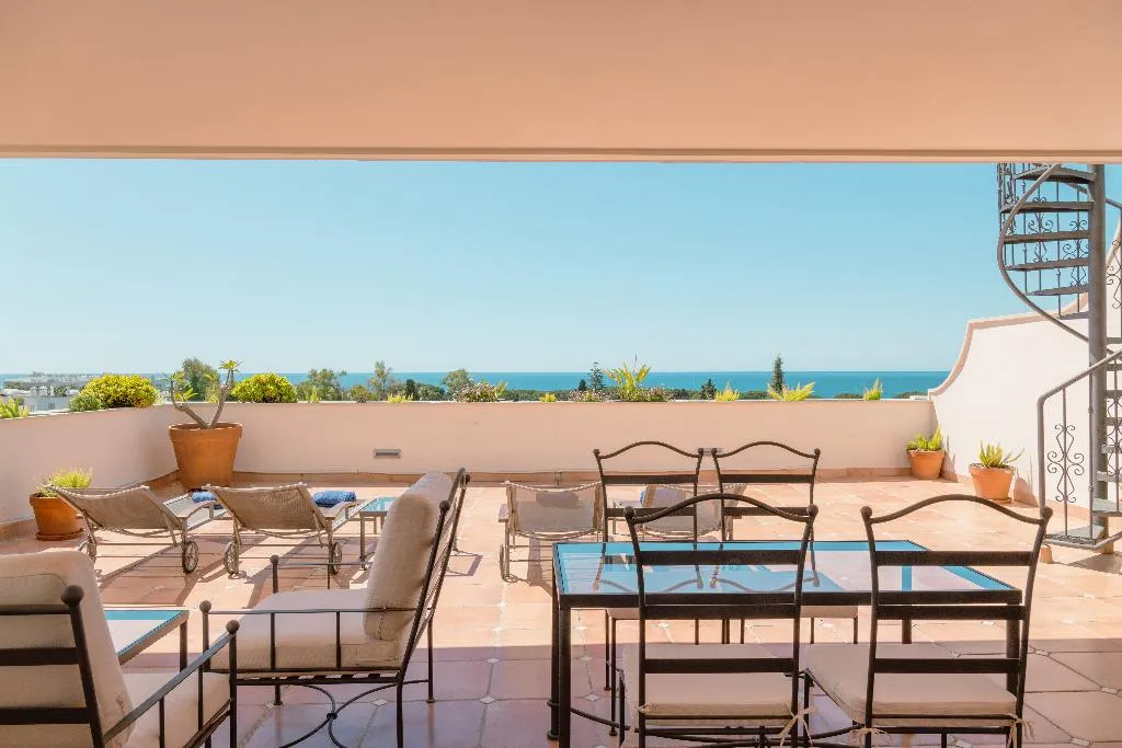 APARTMENT TWO BEDROOMS Room, Guadalpin Suites, Costa Del Sol