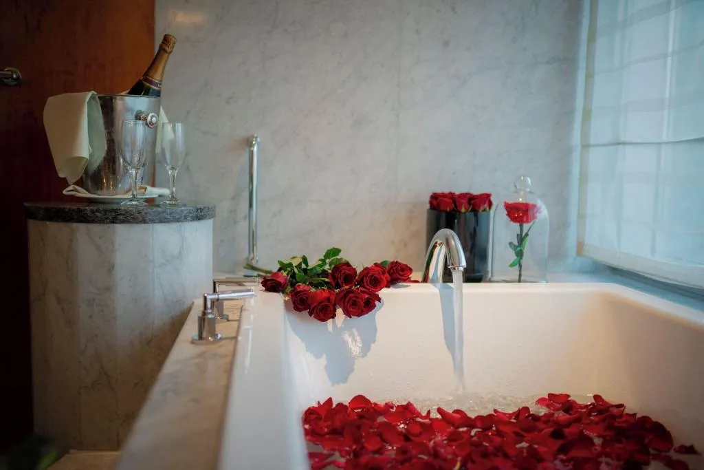Room, The Nile Ritz-Carlton, Cairo, Cairo