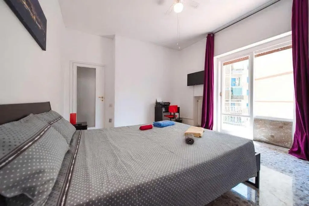 Room, Bed And Breakfast Alexander, Naples