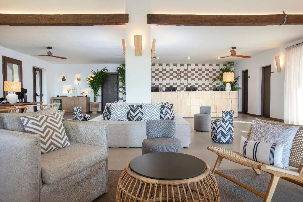 Lobby, Mangia's Santa Teresa Sardinia, Curio Collection, Olbia