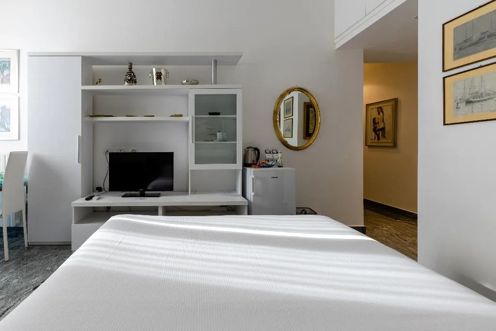 QUADRUPLE EXECUTIVE Room, Aiello Suites Executive, Milan