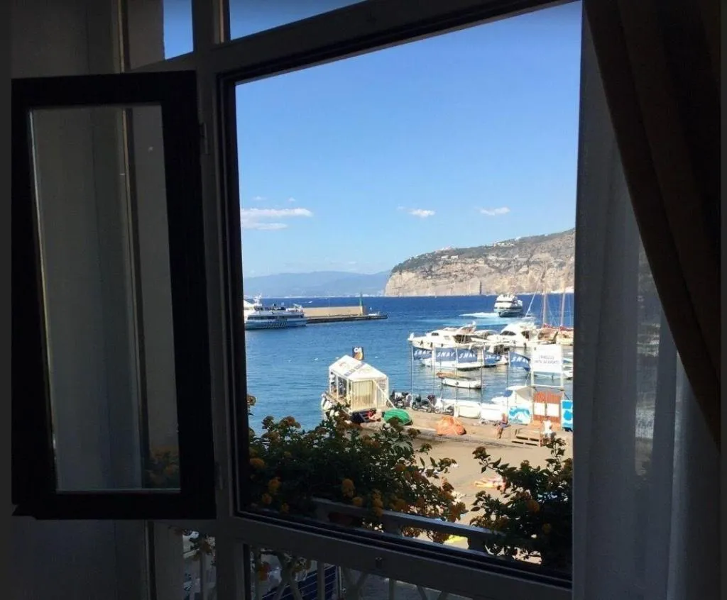 Room, Surriento Suites, Naples