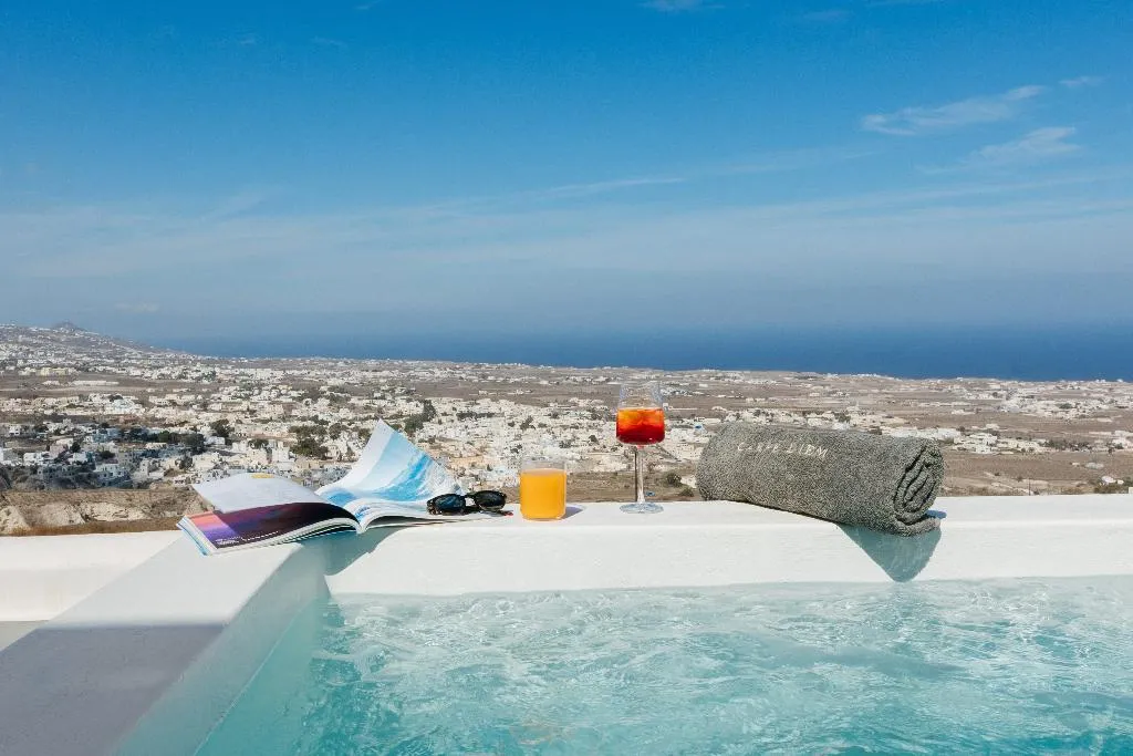 JUNIOR SUITE WITH VIEWS Room, Carpe Diem Exclusive Boutique Resort, Santorini