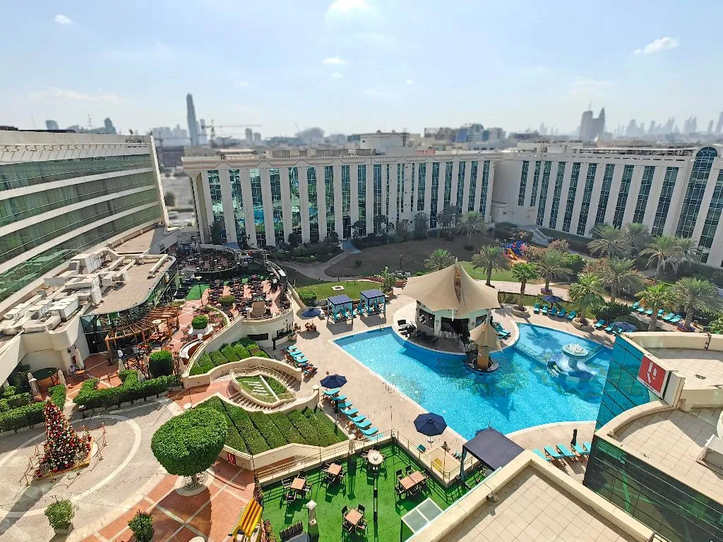 Pool, Millennium Airport Hotel Dubai, Dubai