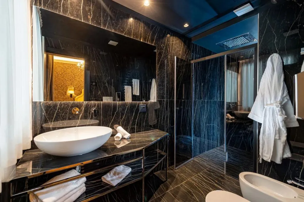 JUNIOR SUITE STANDARD Room, Canaletto, Venice