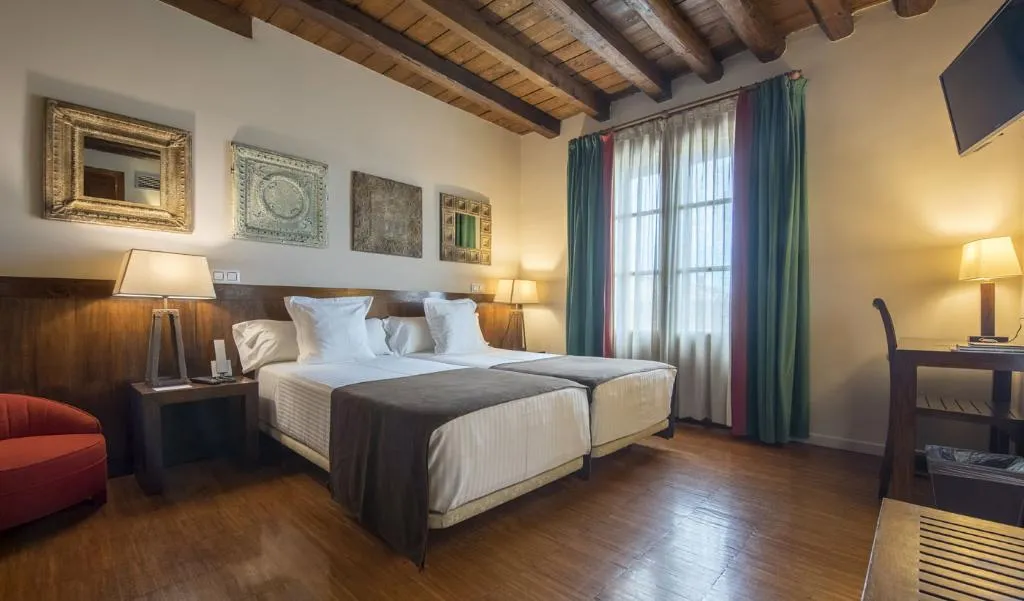 TRIPLE STANDARD Room, Abad Toledo, Madrid