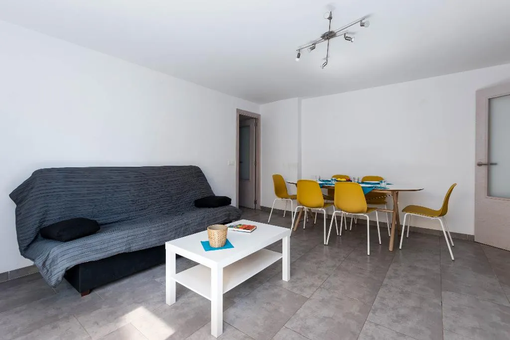 APARTMENT WITH TERRACE Room, Acapulco Apartments, Majorca