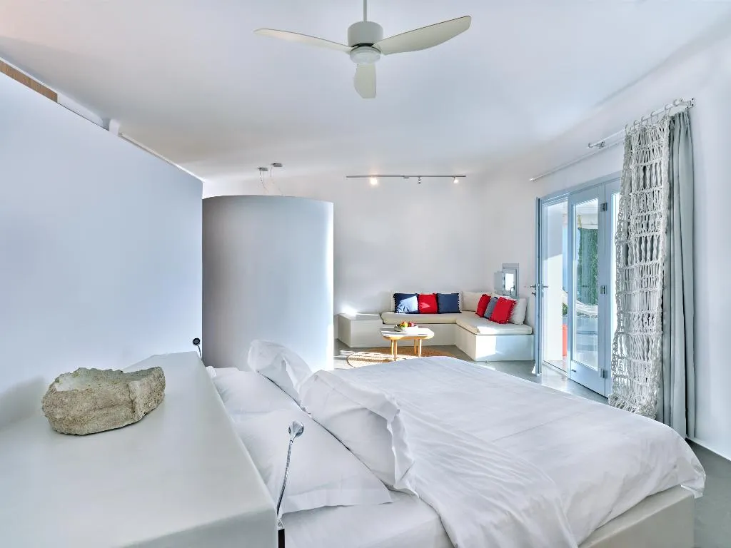 SUITE SEA VIEW WITH PRIVATE POOL Room, Santorini Heights, Santorini