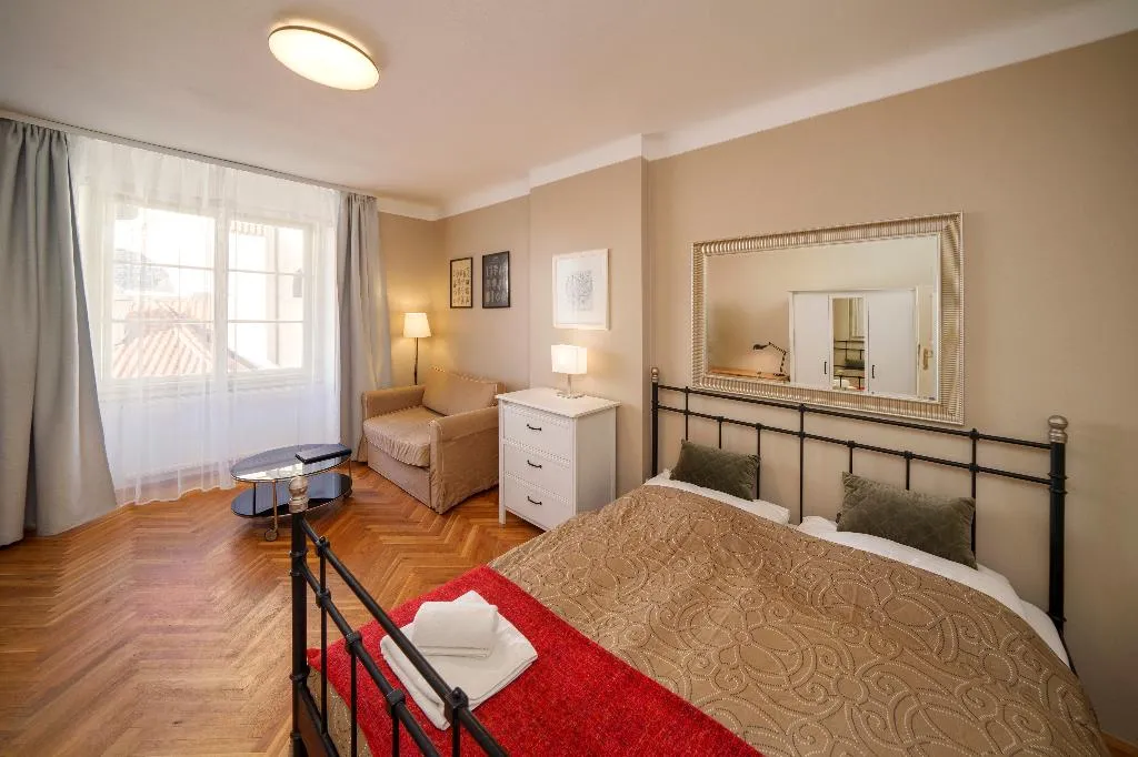 FAMILY ROOM CAPACITY 10 Room, Old Town - Templova Apartments, Prague