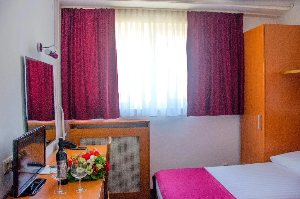 DOUBLE PARK VIEW Room, Petka Hotel, Dubrovnik