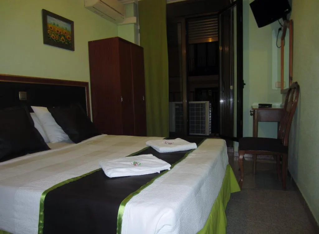 Room, CH Chelo, Madrid