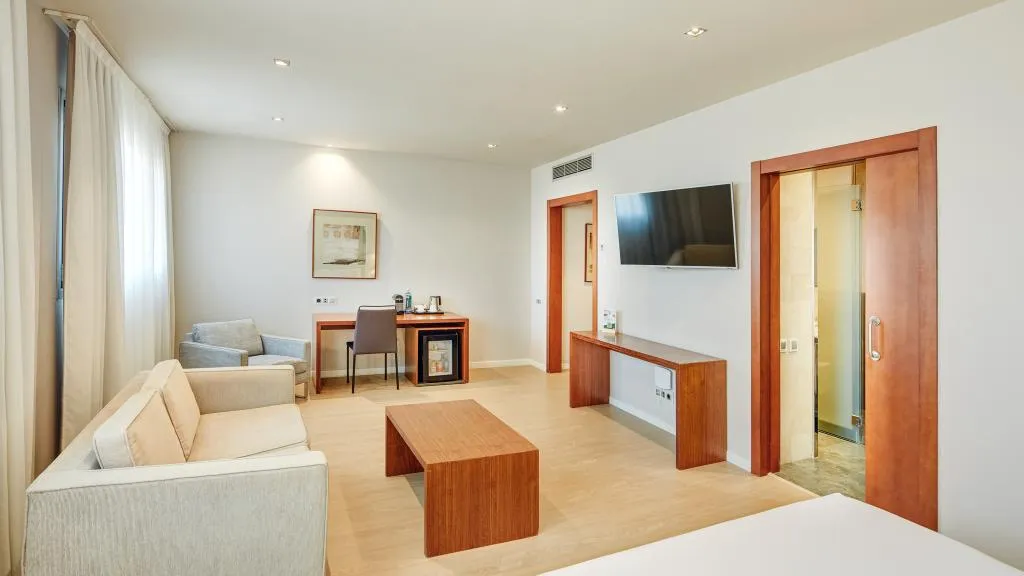 JUNIOR SUITE STANDARD Room, Sercotel Ciutat de Montcada, Barcelona