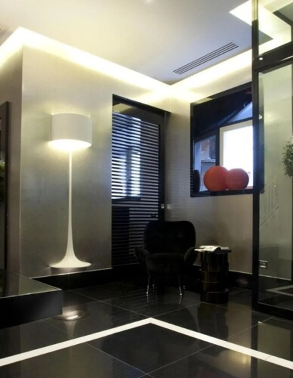 Lobby, Mood 44, Rome
