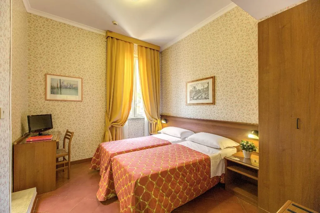 TWIN SUPERIOR Room, Corona, Rome