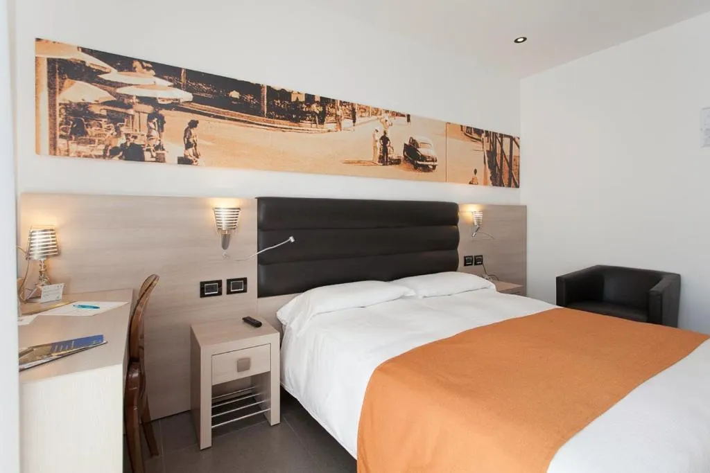 QUADRUPLE COMFORT Room, Hotel Adlon, Venice