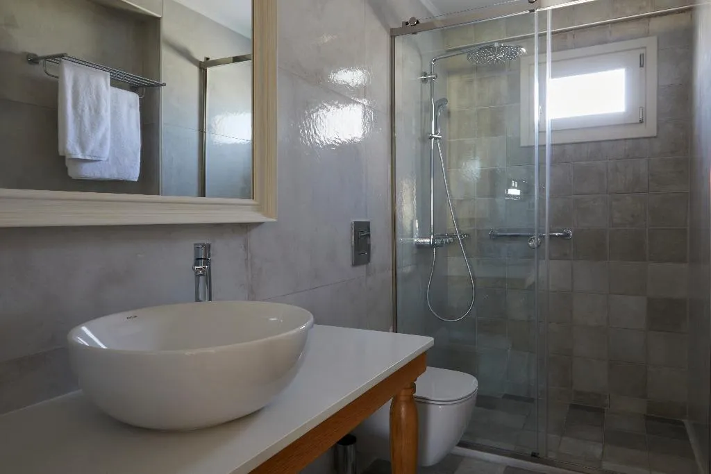 JUNIOR SUITE STANDARD Room, Sea Breeze Santorini Beach Resort, Curio Collectio, Santorini