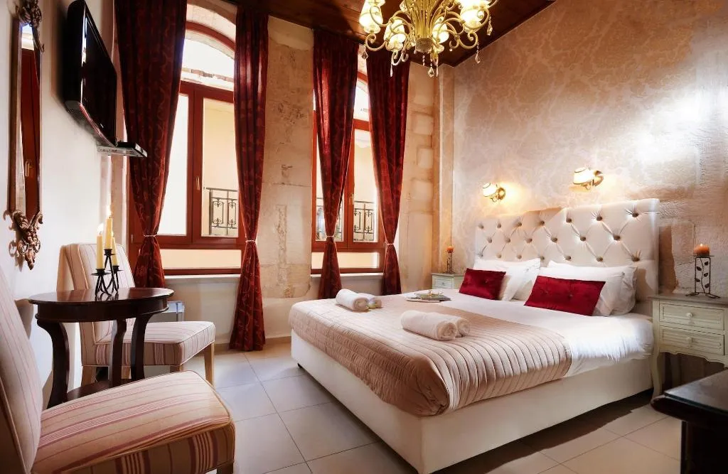 Room, Archontiko - Rethymno Old Town Suites, Crete