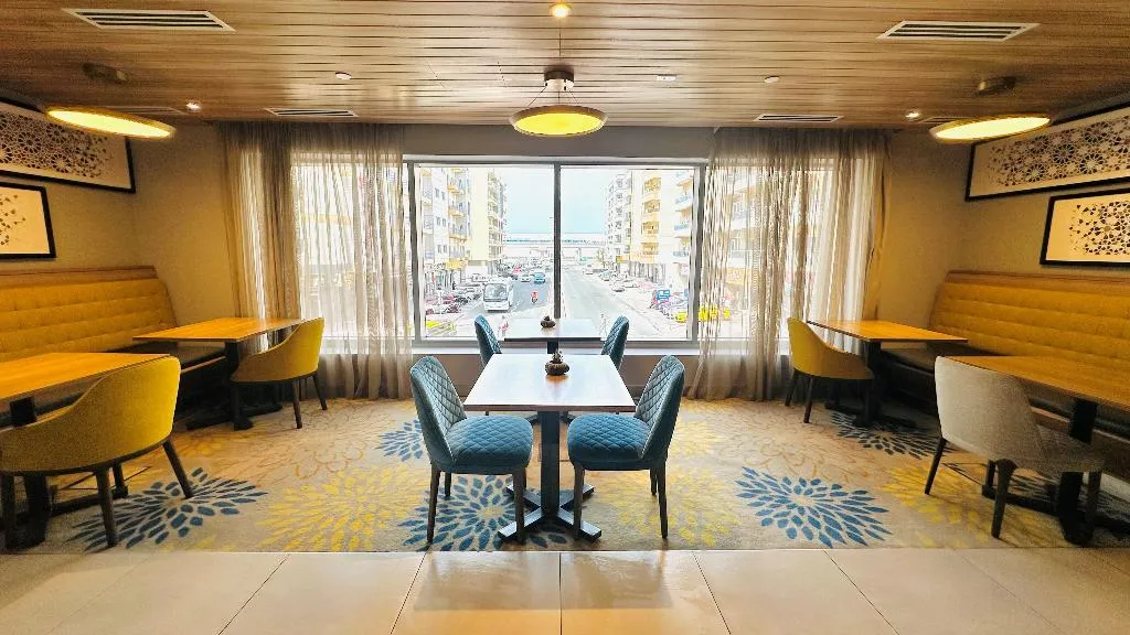 Restaurant, Hampton by Hilton Dubai Al Barsha, Dubai