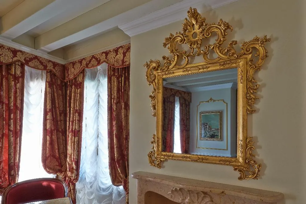 Lobby, Canal Grande, Venice