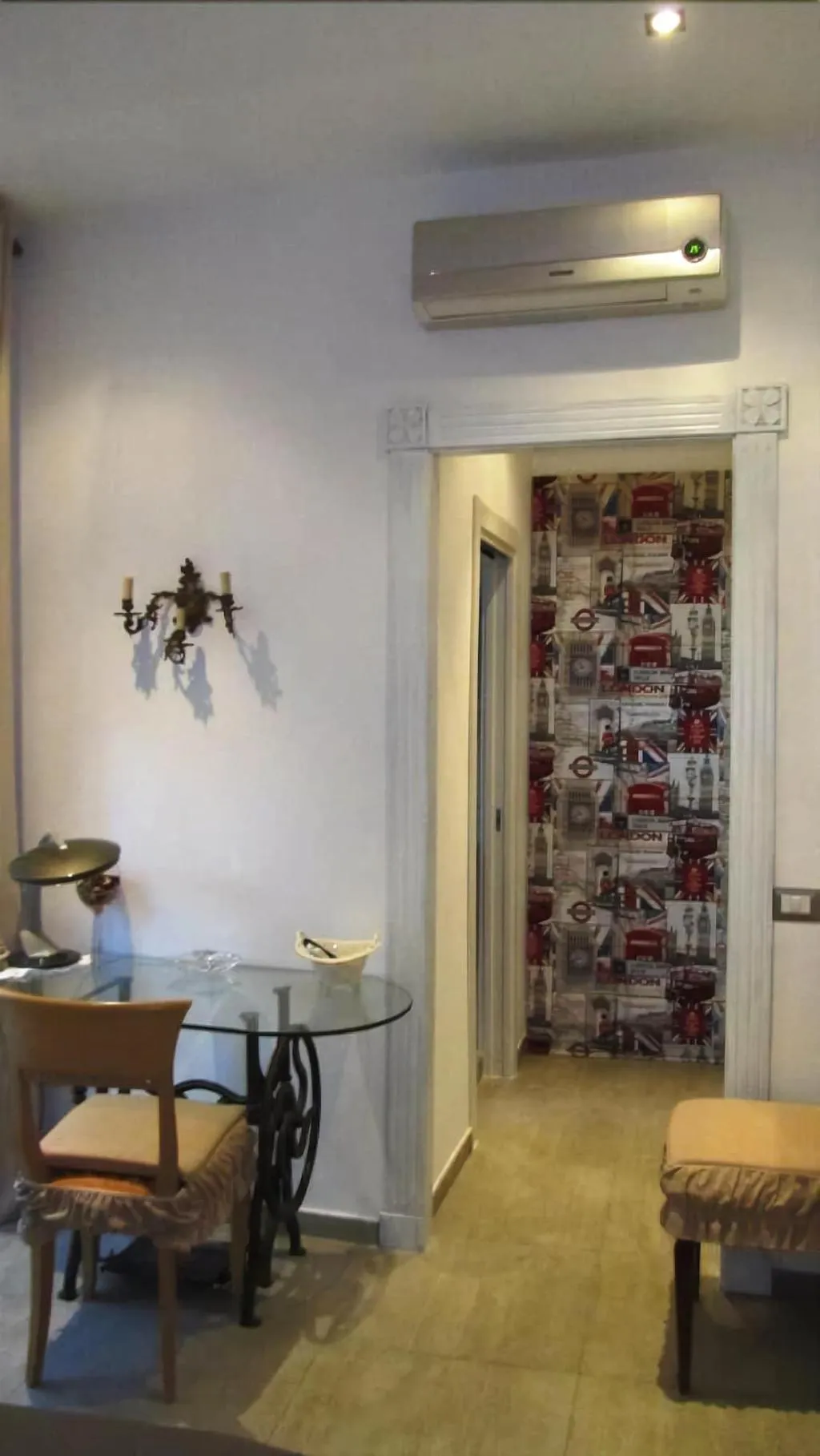 Room, International Naples, Naples