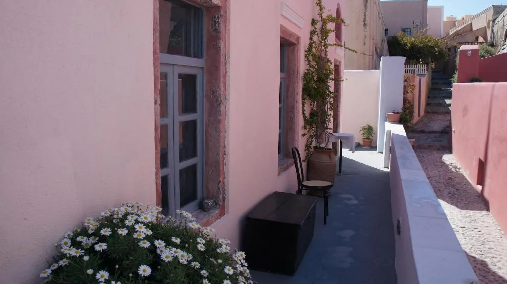 Room, Marcos Rooms, Santorini