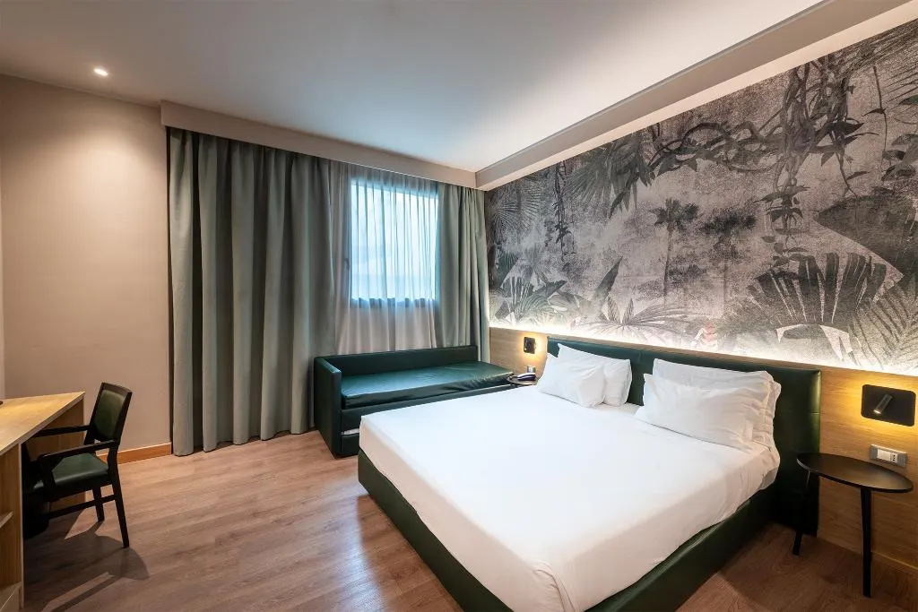 FAMILY ROOM CAPACITY 4 Room, Neo Hotel, Milan