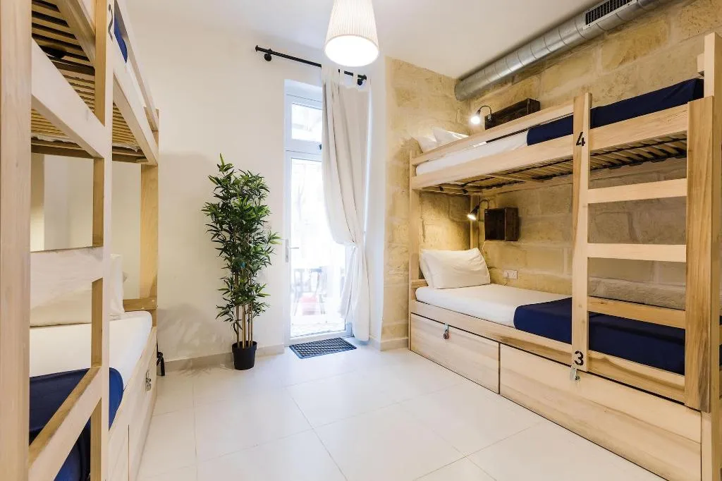Room, Two Pillows Boutique Hostel, Malta