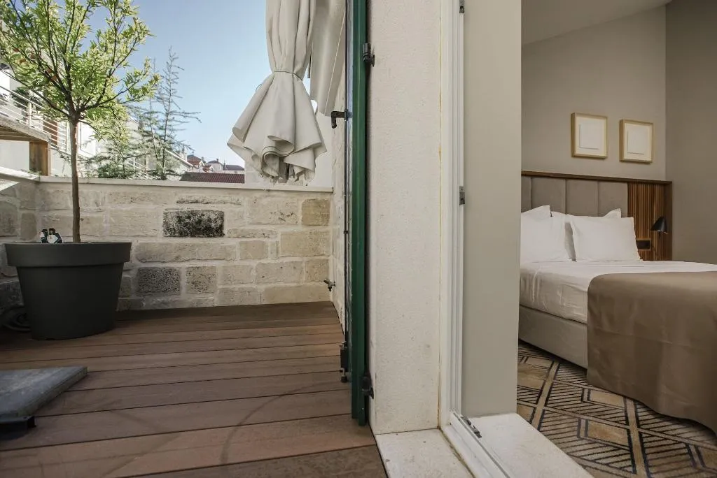 Room, Armerun Heritage Hotel & Residences, Split