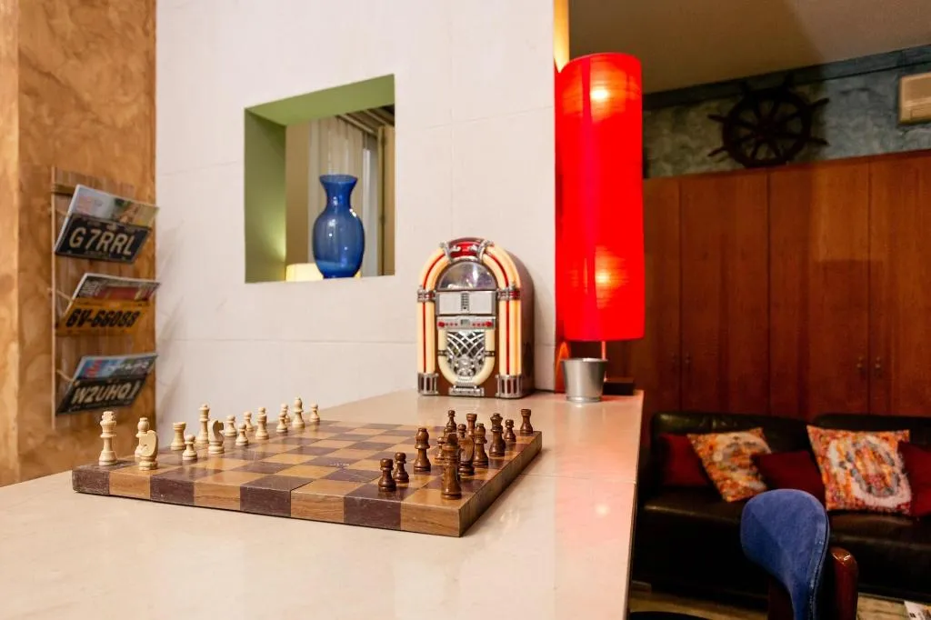 Lobby, Kais do Sol, Lisbon