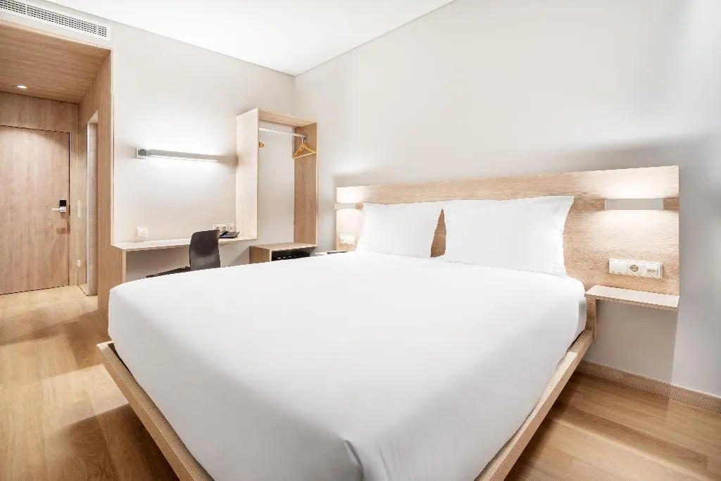 DOUBLE STANDARD Room, Moov Hotel Lisboa Oriente, Lisbon