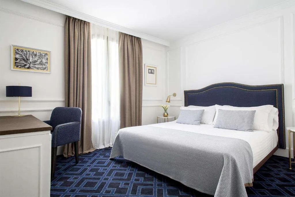 Room, Midmost Barcelona, Barcelona