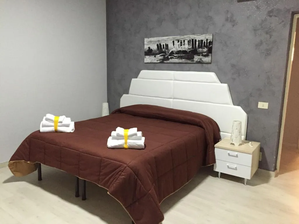 Room, B&B Sirentum, Naples