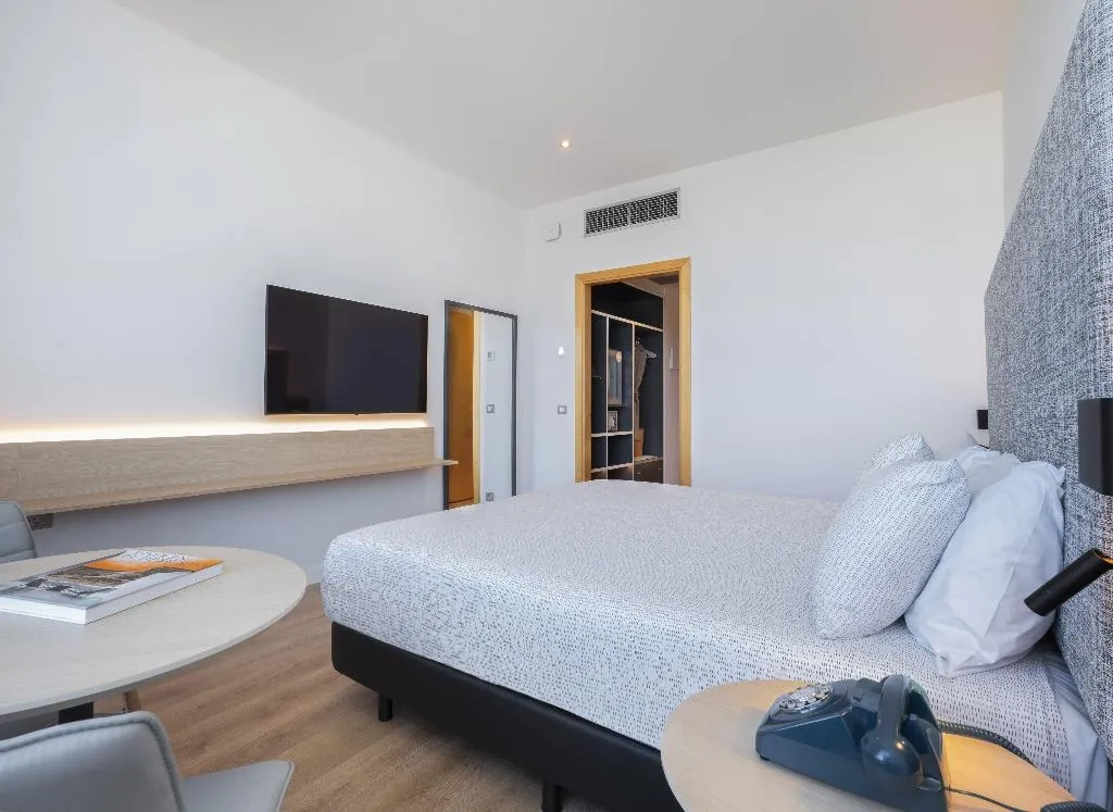STUDIO KING SIZE BED Room, Innside Barcelona Aeropuerto, Barcelona