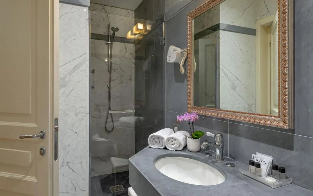 DOUBLE ANNEX Room, Hotel Principe Torlonia, Rome